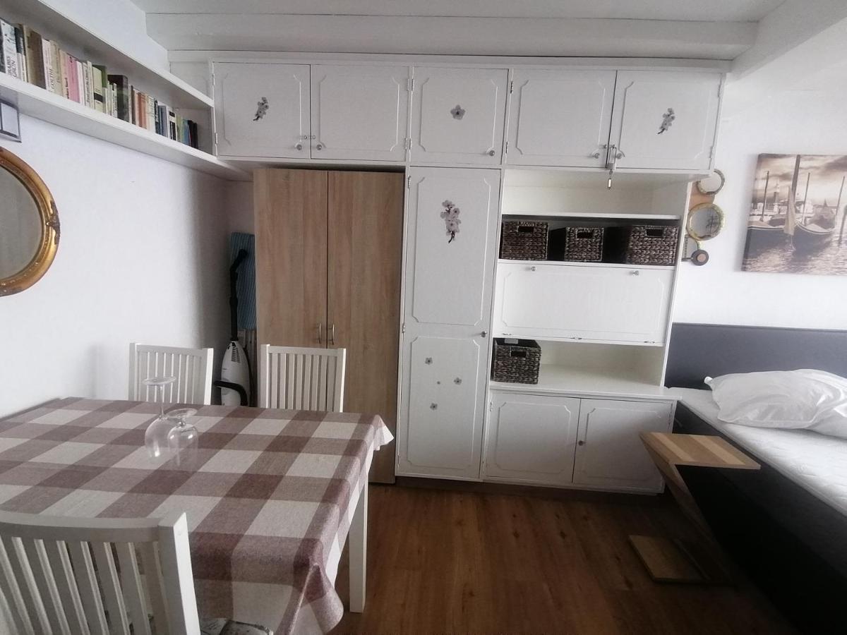 Haus Enzian - Apartment Gerlitzen Kanzelhohe Esterno foto